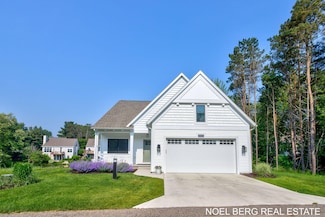 18153 Newgate Ln, Spring Lake, MI 49456