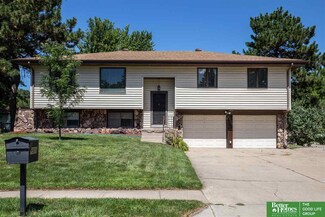 9906 Orchard Cir, Omaha, NE 68127