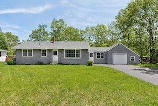 129 Farview Dr, Sanford, ME 04073