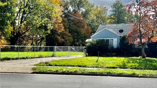 878 Vernon Odom Blvd, Akron, OH 44307