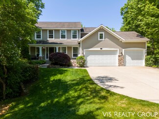 18089 Hammond Bay Dr, Spring Lake, MI 49456