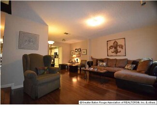3445 San Felipe Dr, Baton Rouge, LA 70809