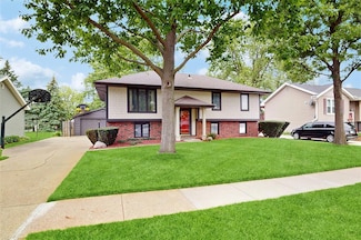 512 12th Ave NW, Altoona, IA 50009