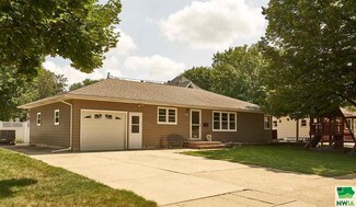 826 2nd Ave SW, Le Mars, IA 51031