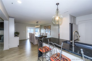 222 Park Place Ln Unit 1C, Kaiser, MO 65047