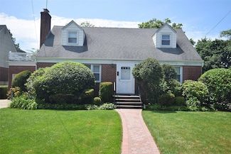 15 Rhame Ave, East Rockaway, NY 11518