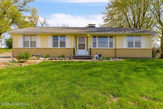 1407 S Summit Dr, Holts Summit, MO 65043