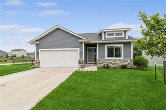 214 Orchard Hills Dr, Norwalk, IA 50211