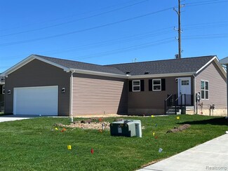 4444 Maple Leaf Trail, Flint, MI 48506