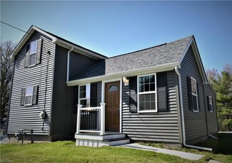 212 Duquesne St, Columbiana, OH 44408