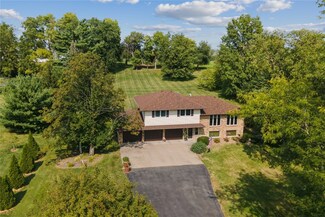 6410 Hillcrest Rd, Cedar Rapids, IA 52404