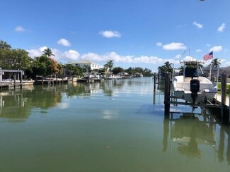 111 Trinidad St, Naples, FL 34113