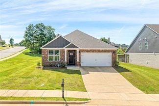 2510 Farmville Lakes Dr, Auburn, AL 36830