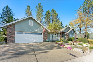 1106 NW Morgan Ln, Grants Pass, OR 97526