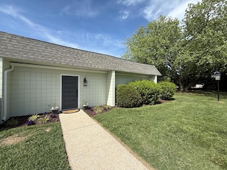195 (E6) South Dr, Kilmarnock, VA 22482