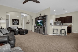 637 Redwood Ln, Lewis Center, OH 43035