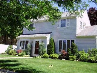 43 Hanson Rd, Newton Center, MA 02459