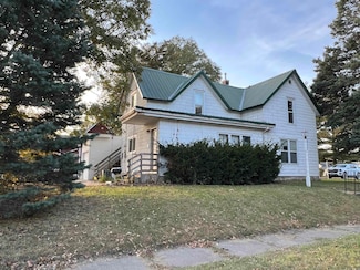 622 1st St SW, Waverly, IA 50677