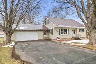 6971 Hillcrest Ave, Rudolph, WI 54475