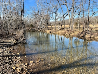 000 Shelton Rd, Willow Springs, MO 65793