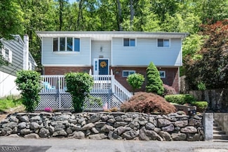 442 Skyline Lake Dr, Ringwood, NJ 07456