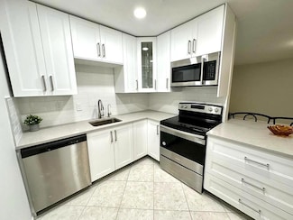 185 Burgundy D, Delray Beach, FL 33484