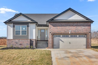 7 Hugh Hunter Rd, Oak Grove, KY 42262
