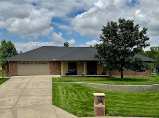 500 Green Ct, Pratt, KS 67124
