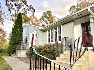 48 Meadow Wood Rd, Branford, CT 06405