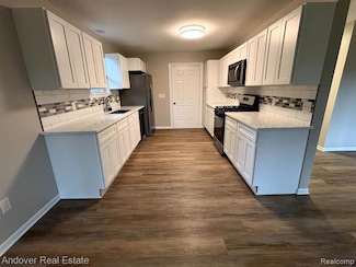 2540 Lister Dr, Pinckney, MI 48169