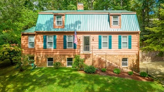 821 Ravine Rd, Signal Mountain, TN 37377