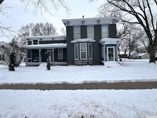 300 Kelly St, Charles City, IA 50616