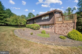 215 Skyline Dr, Reading, PA 19606