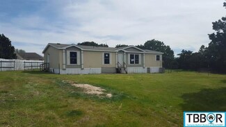 1385 Highland Park Way, China Spring, TX 76633