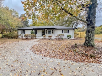 9454 Flowes Store Rd, Midland, NC 28107