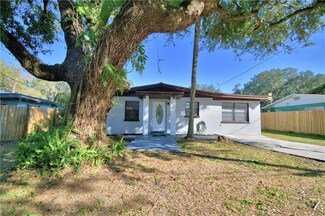 932 Hart St, Waverly, FL 33877