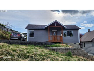 533 Bender St, Myrtle Point, OR 97458
