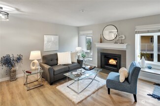 15846 Leary Way Unit 6-201, Redmond, WA 98052