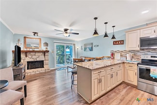 943 Parkview Dr Unit C7, Canyon Lake, TX 78133