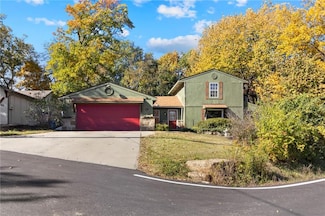 95 M St, Lake Lotawana, MO 64086