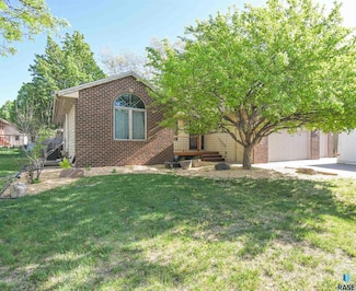 806 Chestnut St, Harrisburg, SD 57032