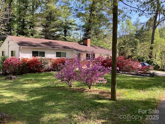 34 Hillpark Dr, Hendersonville, NC 28739