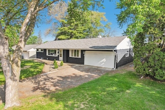 914 W 80 1 2 St, Bloomington, MN
