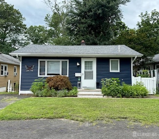13 Middlesex Blvd, Keyport, NJ 07735