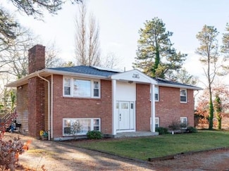 2 Davidson Ave, South Dennis, MA 02660