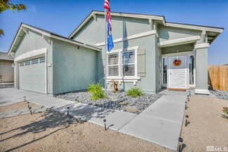 224 Red Oak Dr, Fernley, NV 89408