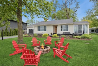 212 Lake Shore Dr, La Porte, IN 46350