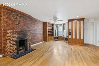 128 W 70th St Unit 1, New York, NY 10023