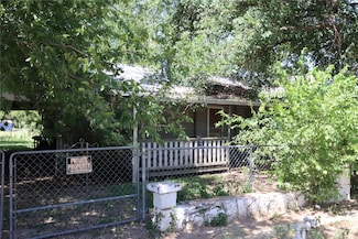 110 E 2nd St, Breckenridge, TX 76424