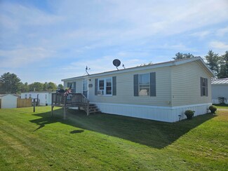 8 Ryan Dr, Waterville, ME 04901